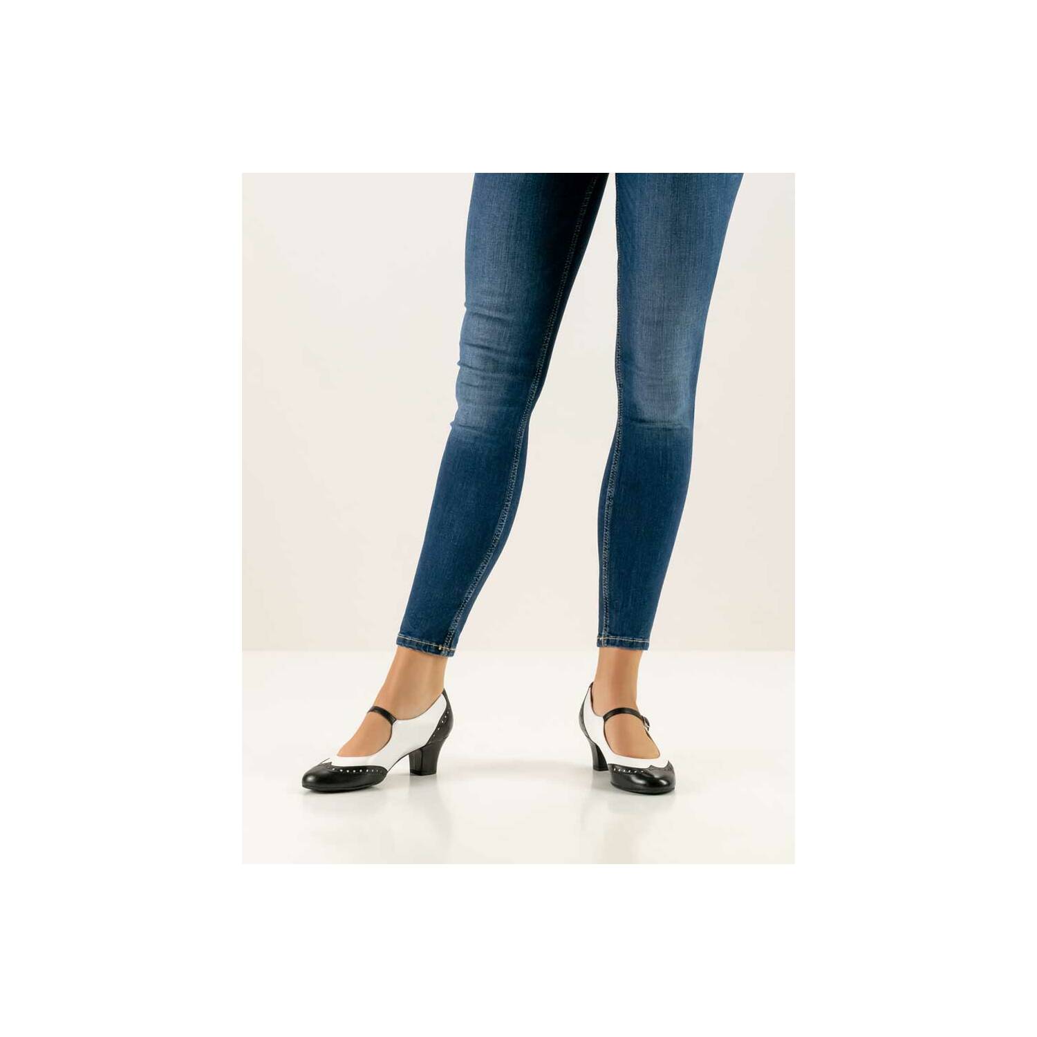 Emma 4,5 von  Werner Kern schwarz-weiß 4,5 = 38