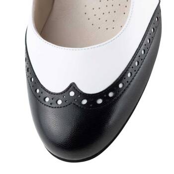 Emma 4,5 von  Werner Kern schwarz-weiß 4,5 = 38