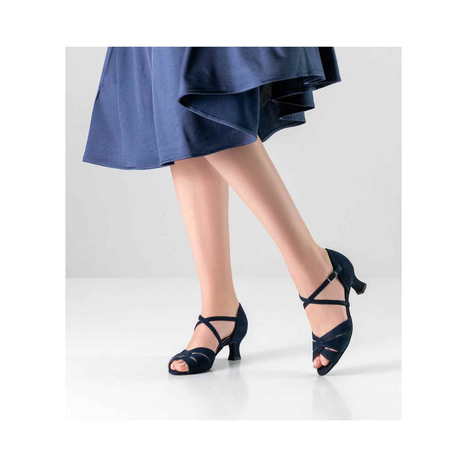 werner-kern-blaue-tanzschuhe-ebony