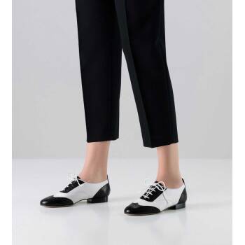 taylor-LS-nappa-schwarz-weiss-werner-kern