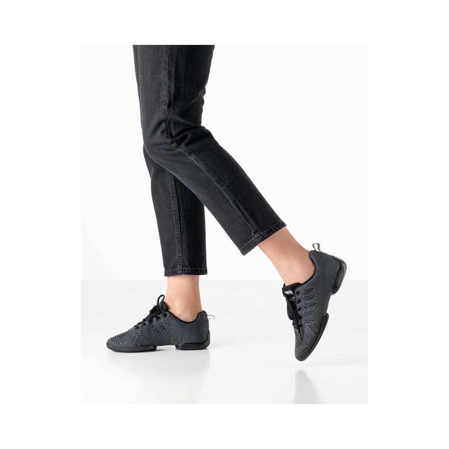 anna-kern-150-sneaker