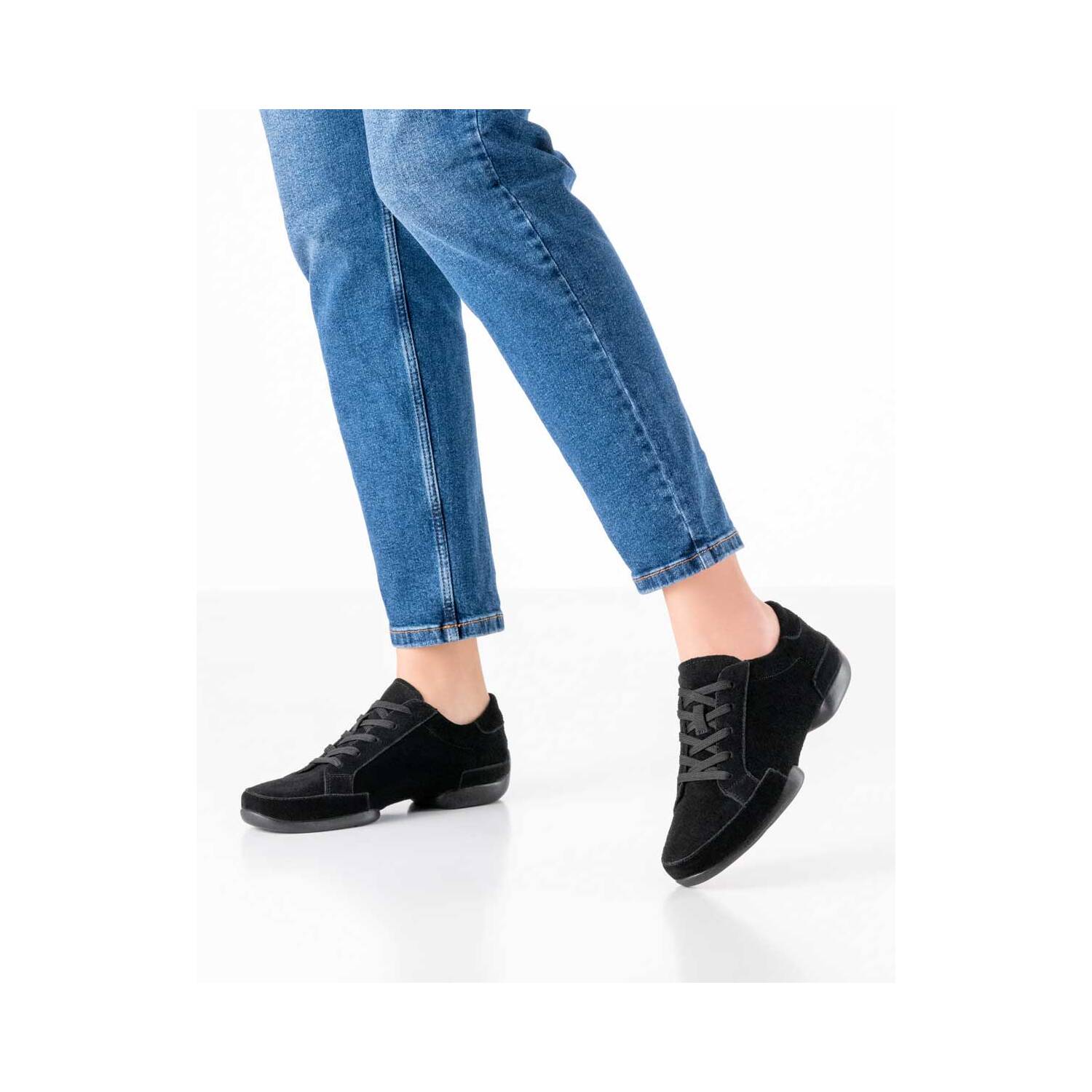 anna-kern-155-dancesneaker