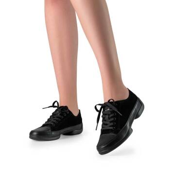 anna-kern-145-suny-tanz-sneaker