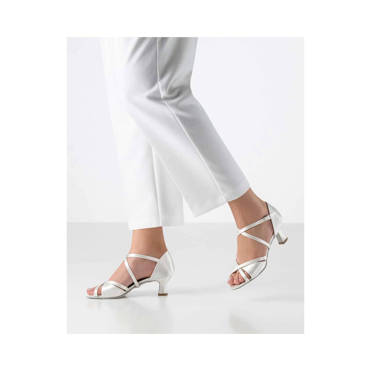 werner-kern-brautschuhe-july-weiss