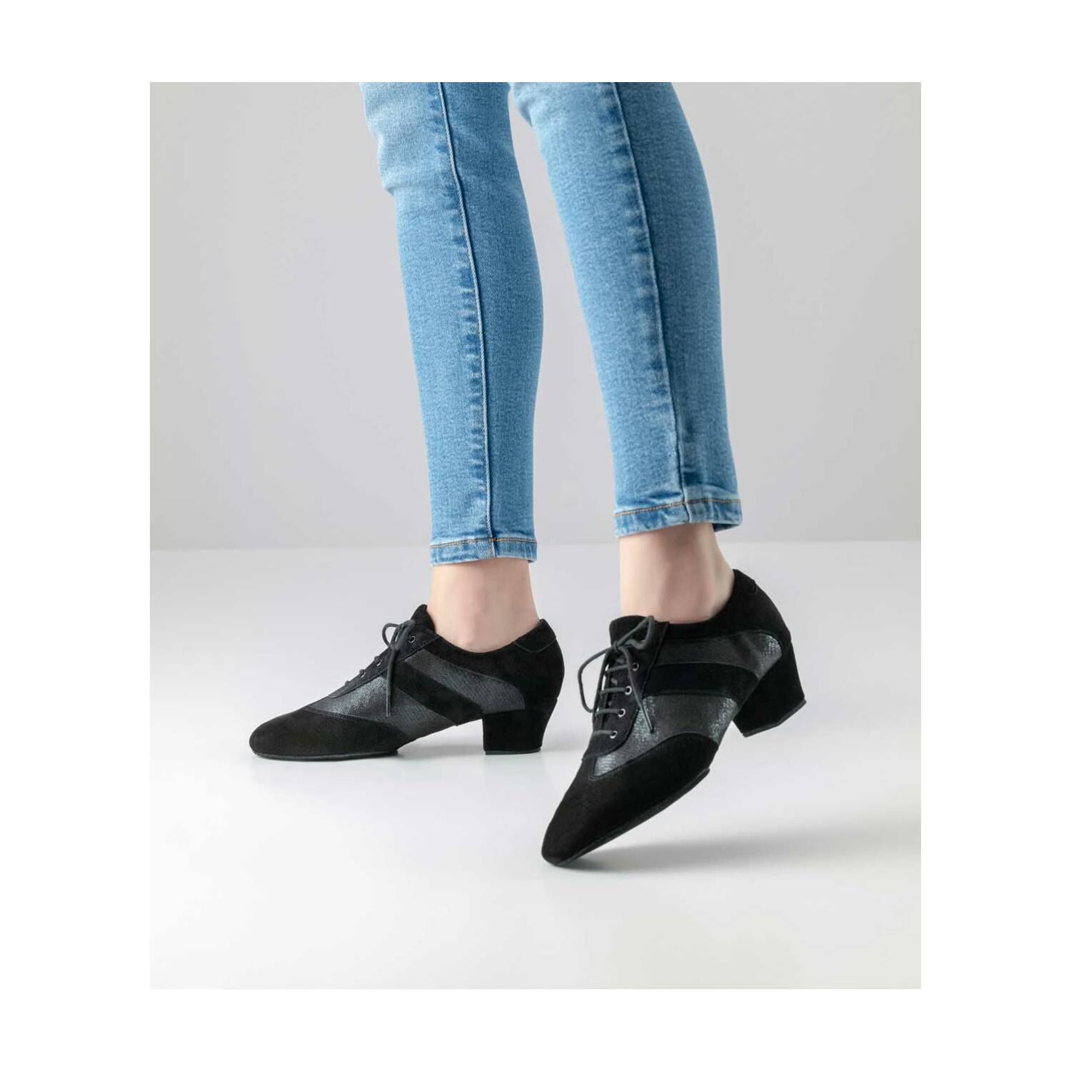 Anna Kern Sandrine Trainer schwarz
