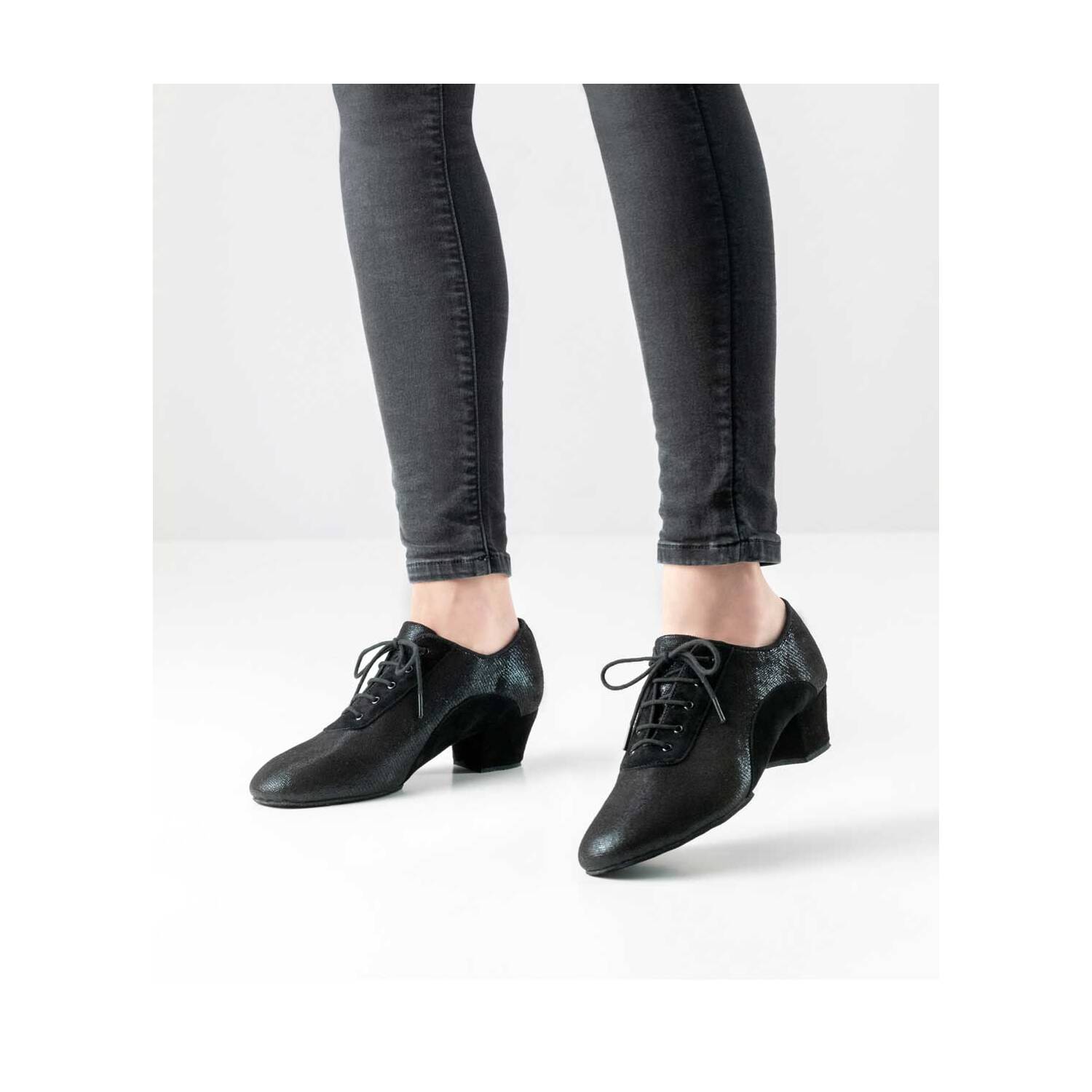 anna-kern-brienne-geteilte-sohle-trainerschuhe