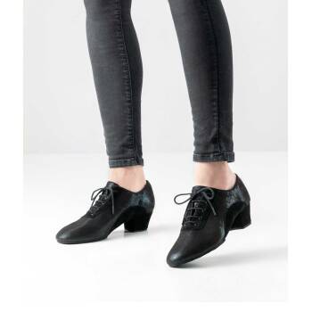 anna-kern-brienne-geteilte-sohle-trainerschuhe