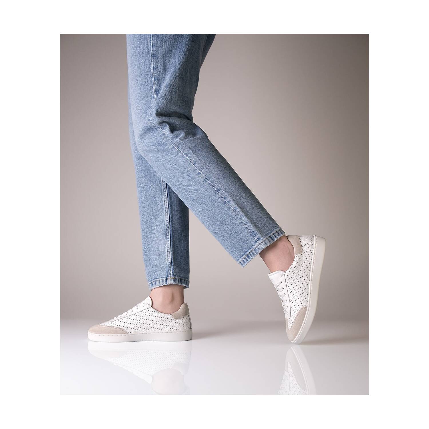 Helle Sportschuhe und Tanzsneaker von Anna Kern 7020 Suny