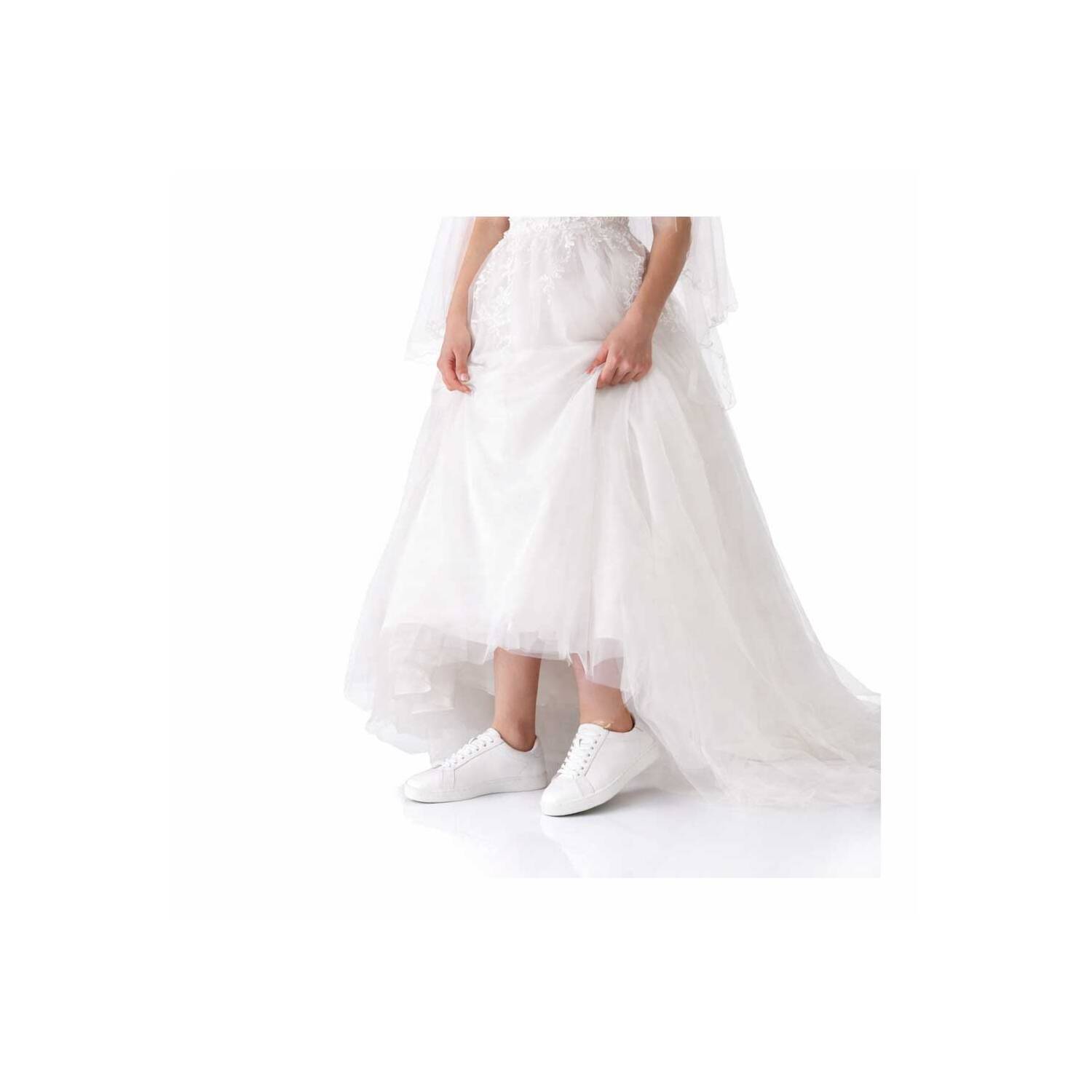 Schöner Brautsneaker für lange Hochzeitsnächte
